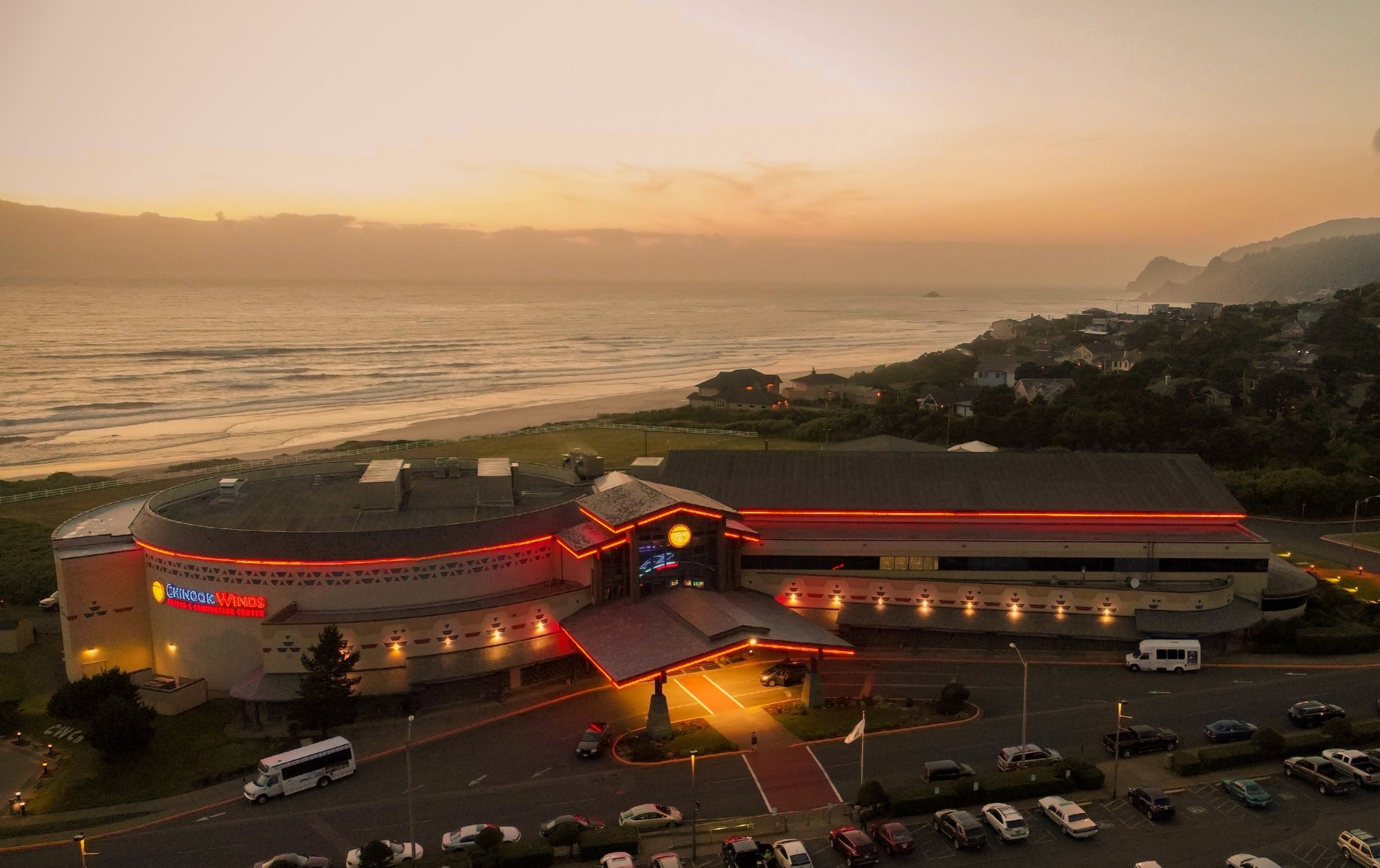 Chinook Winds Casino Resort: Unique Coastal Casino Elegance.